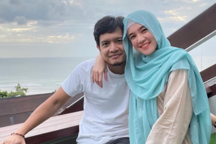 Profil dan Biodata Dhini Aminarti Viral Diisukan Hamil, Penantian Indah Selama 15 Tahun Bersama Dimas Seto