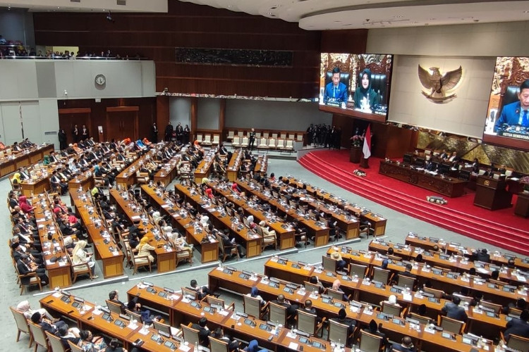 DPR Gelar Rapat Paripurna Hari Ini Untuk Membahas RUU Perampasan Aset Dengan 226 Anggota Dewan Sebagai Tindak Lanjut Aksi Massa Kemarin 