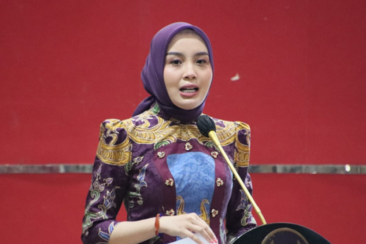Aisyah Thisia Siapa? Istri Pejabat yang Dapat Ucapan Ulang Tahun Disburpar Kalteng Ditengah Situasi Darurat Karhutla Kalimantan