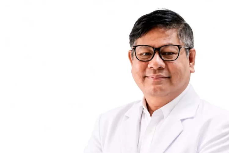dr. Alexander Saudale Siapa? Spesialis Penyakit Dalam yang Viral Usai Terekam Video Aniaya Pramugara